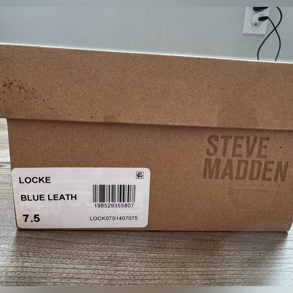 Steve Madden Locke strappy sandals light blue square toe kitten heel Size 7.5 - Picture 10 of 10